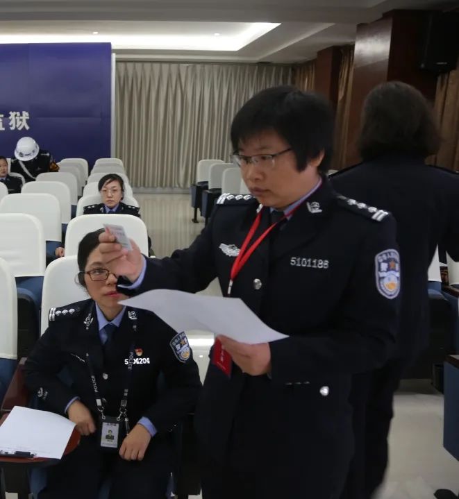 篮犊队全队精气神，紧密配合赢得宝贵胜利的简单介绍